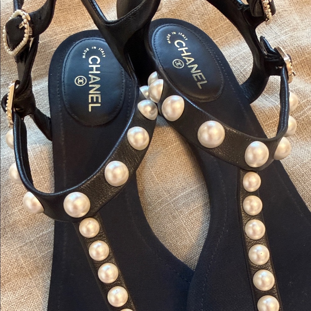 CHANEL Black and Pearl Sandals